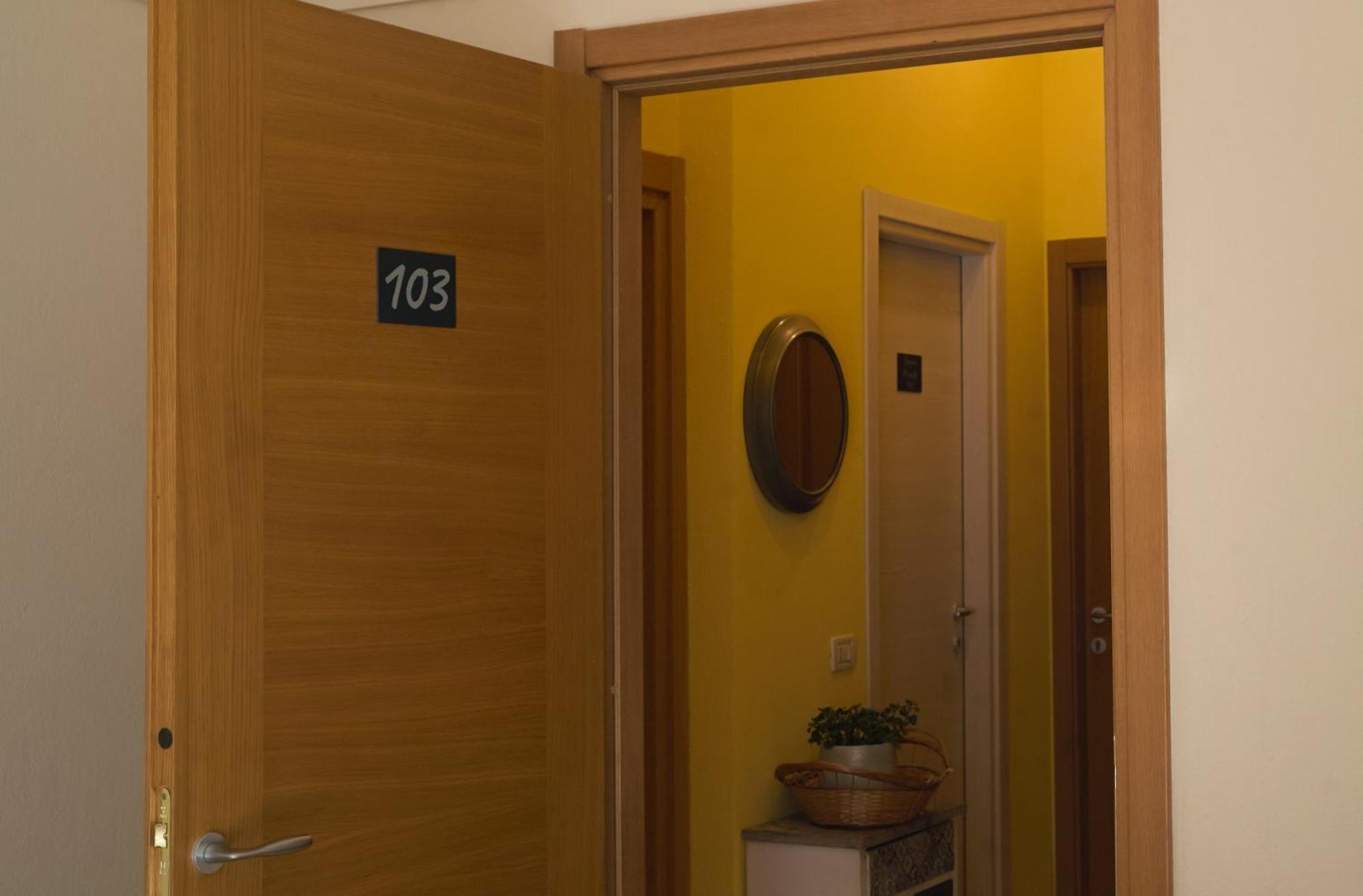 Piccolo Borgo Hotel Киавари Екстериор снимка